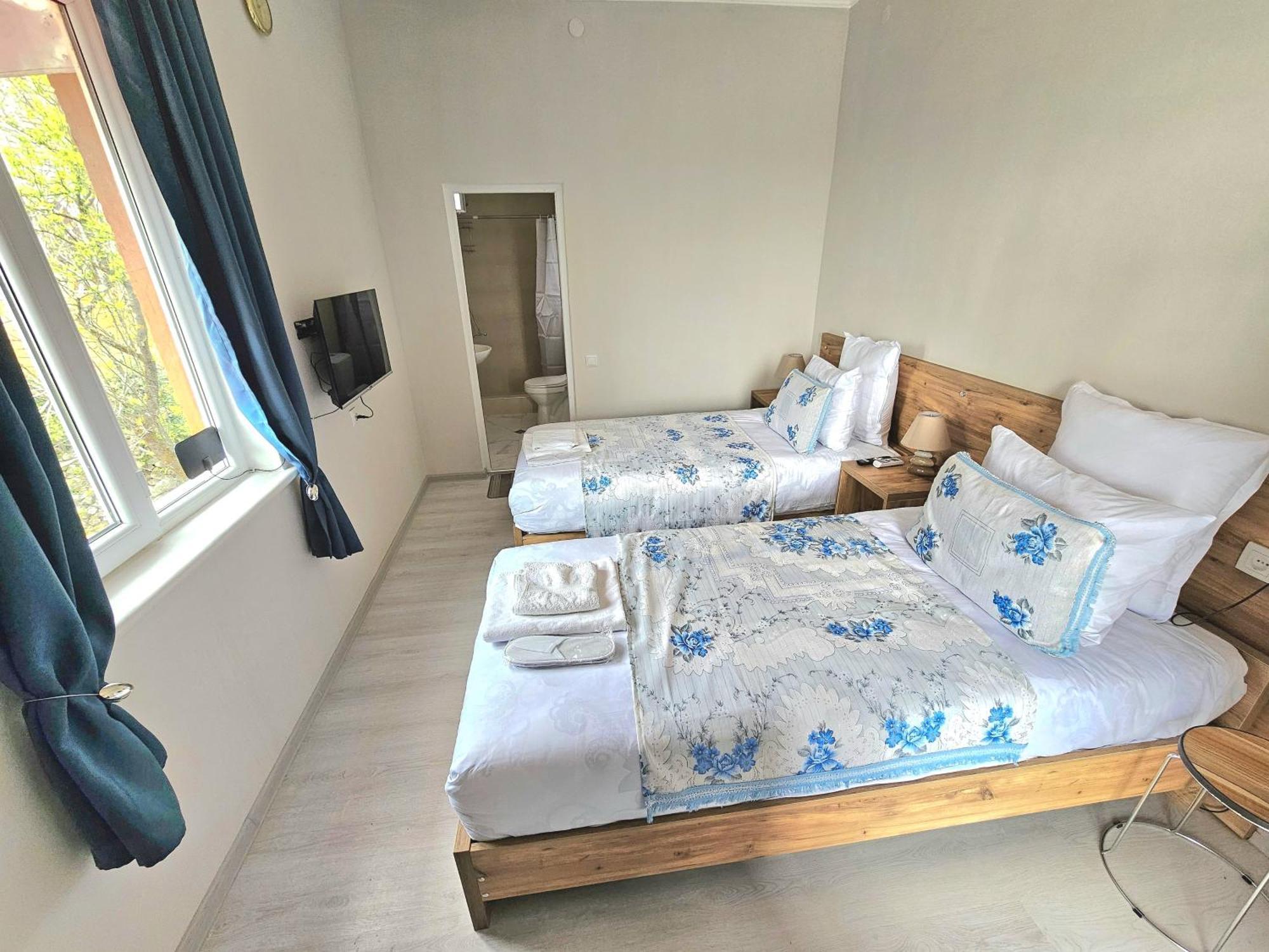 Hilltop Guest House Kutaisi Eksteriør billede